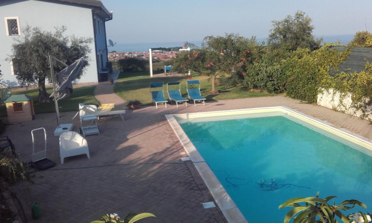 Villa Dei Limoni Etna-Mare 阿奇雷亚莱 外观 照片